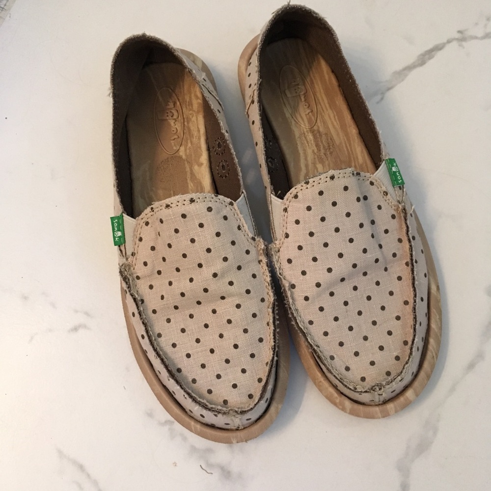 Sanuk shoes